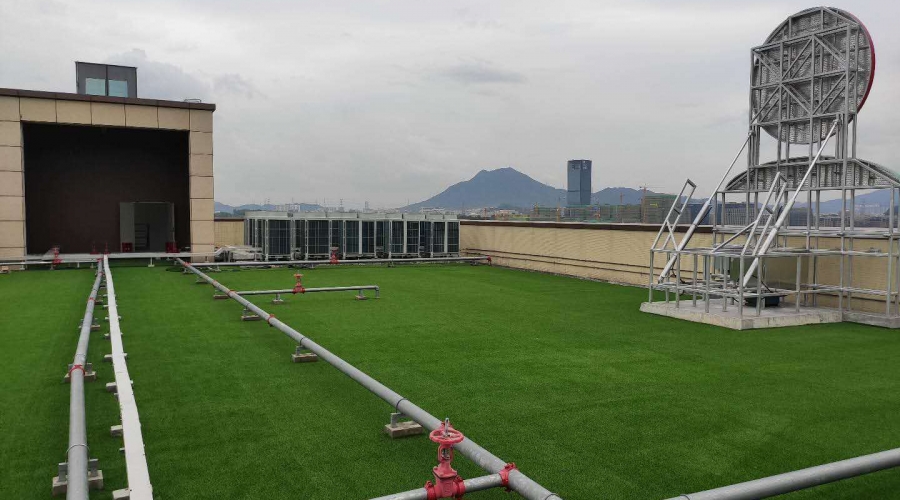 松山湖楼顶人造草坪案例