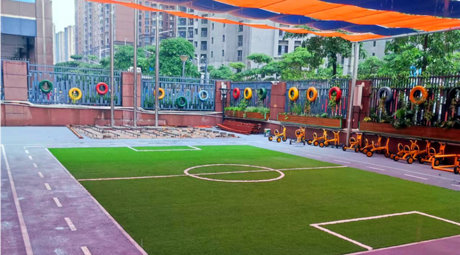 深圳光明某幼儿园人造草足球场