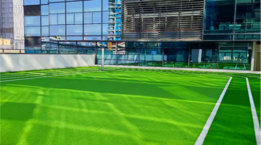 南山设计公司楼顶人造草坪跑道