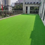 罗湖某幼儿园阳台人造草坪