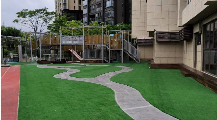 深圳坪山某幼儿园人造草坪案例