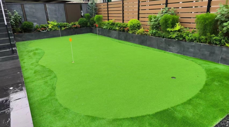 佛山某别墅庭院人造草果岭案例