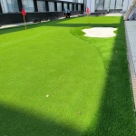 深圳南山科技园楼顶人造草果岭案例