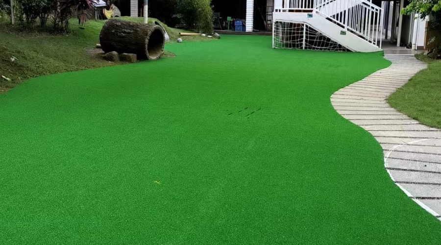 深圳南山某幼儿园人造草坪