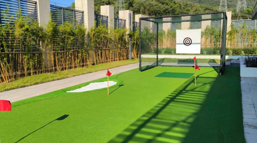 珠海某上市公司楼顶人造草果岭